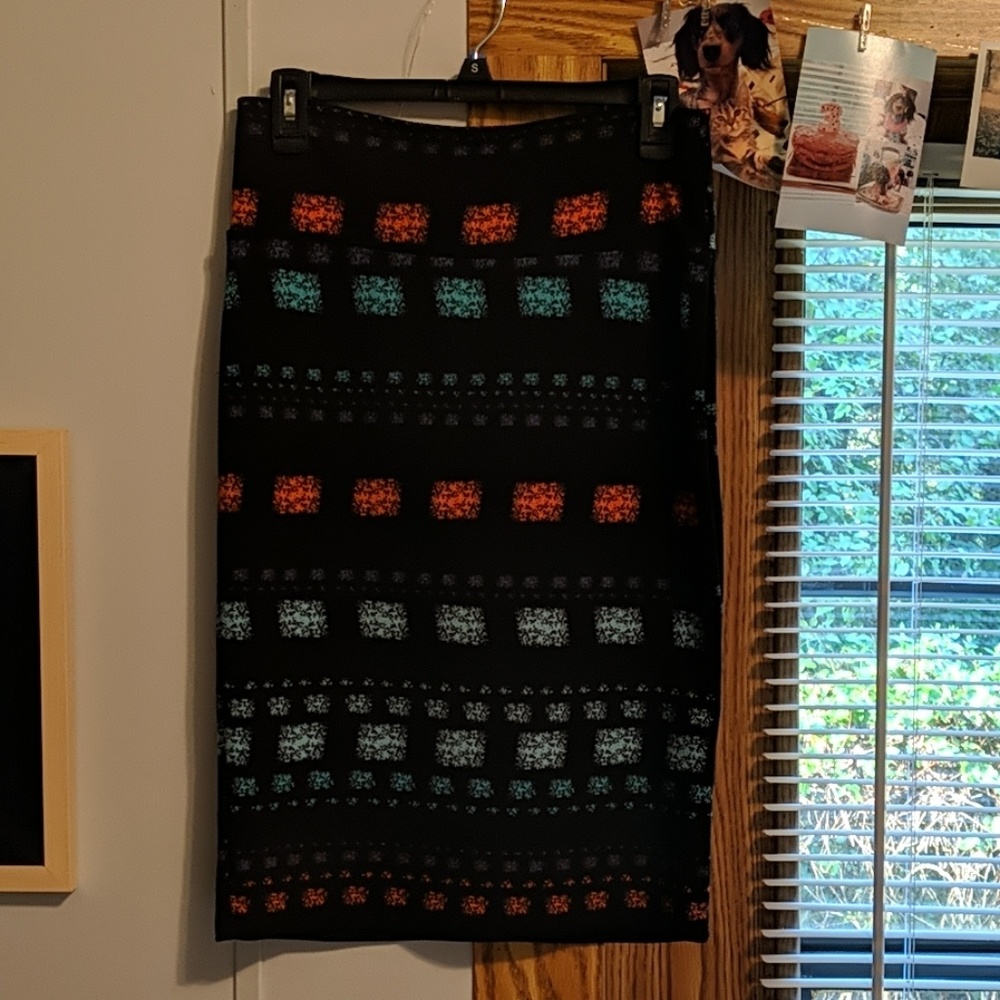 Lularoe Cassie skirt
